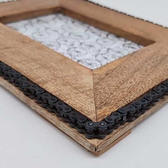 Rustic Wood Picture Frame With Bicycle Chain Border 3.5"x5.5" - Picture 11 of 11